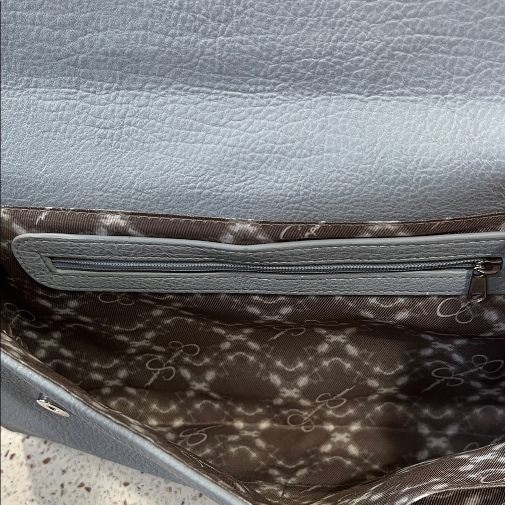 Jessica Simpson Light Blue 2 in 1 crossbody and clutch purse with Silver Accents - Picture 5 of 12